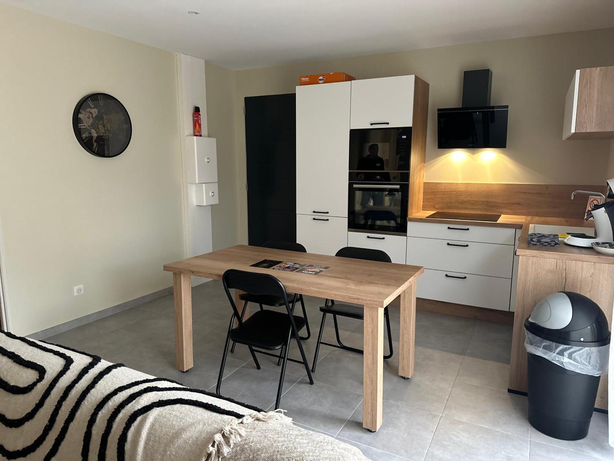 Maison T3 Dans Un Village Calme Saint-Mitre-les-Remparts Bagian luar foto