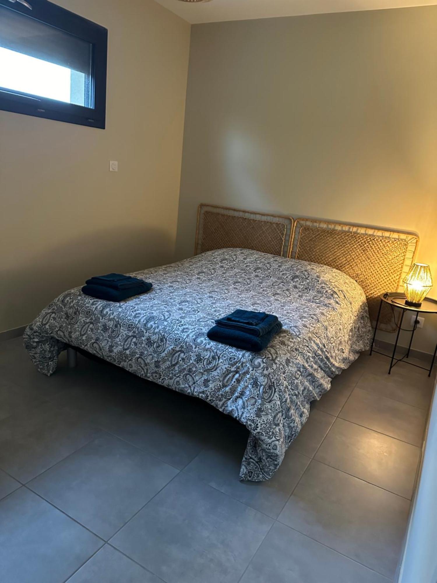 Maison T3 Dans Un Village Calme Saint-Mitre-les-Remparts Bagian luar foto