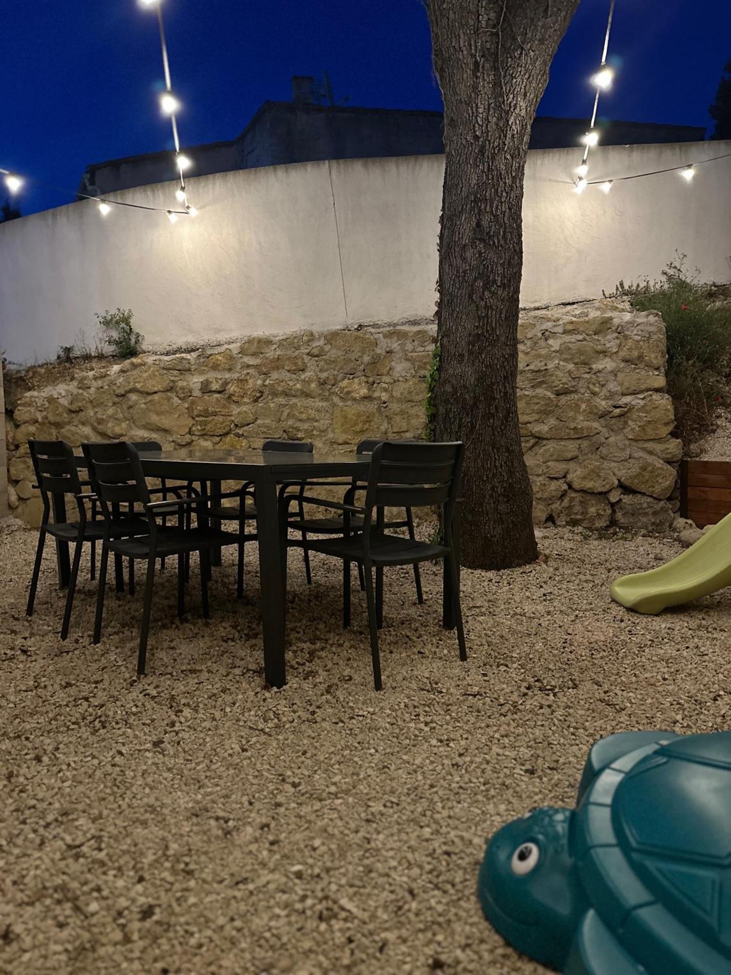 Maison T3 Dans Un Village Calme Saint-Mitre-les-Remparts Bagian luar foto
