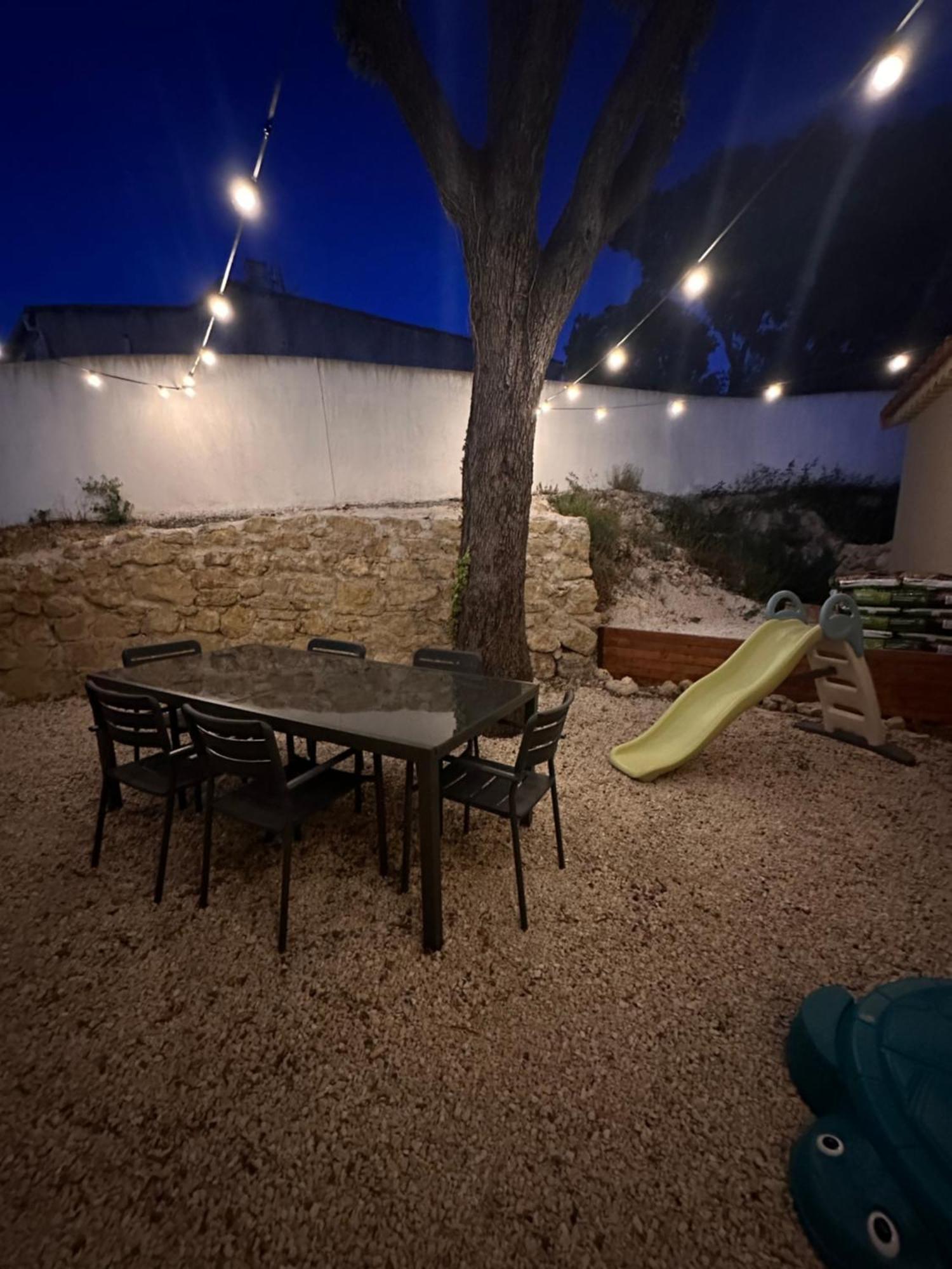 Maison T3 Dans Un Village Calme Saint-Mitre-les-Remparts Bagian luar foto