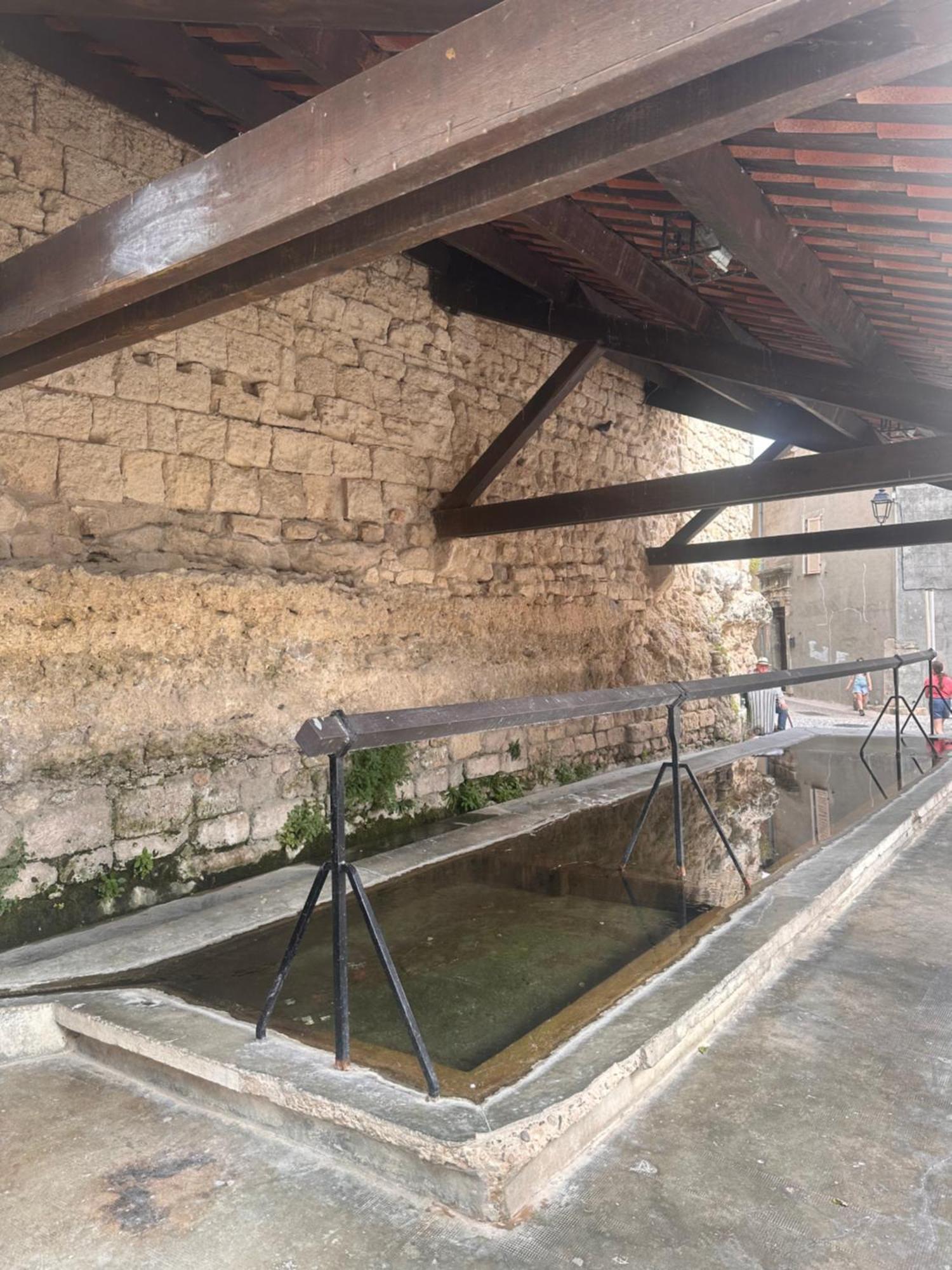 Maison T3 Dans Un Village Calme Saint-Mitre-les-Remparts Bagian luar foto